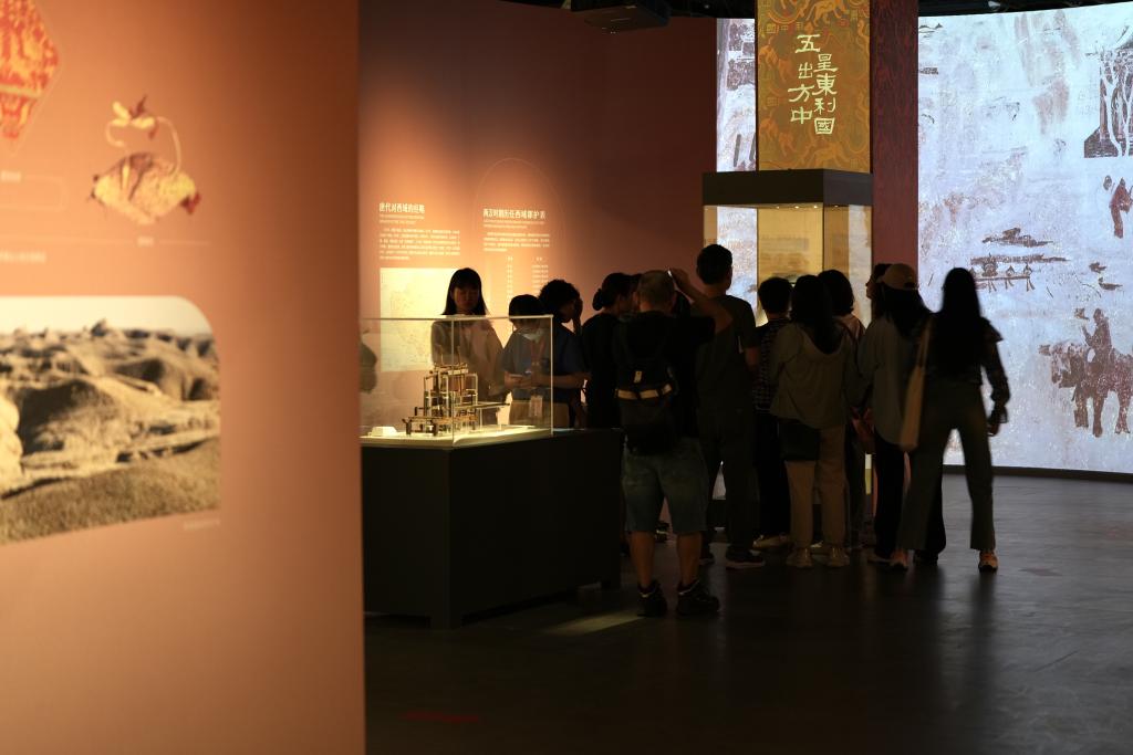 新疆四川两地文物再现古代丝路繁荣盛景