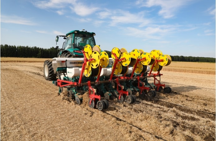 从“靠天吃饭”到“云端种田”|走进雷沃智慧农场里的数字三夏