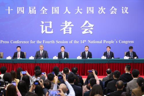 吴清主席在十四届全国人大四次会议经济主题记者会上答记者问