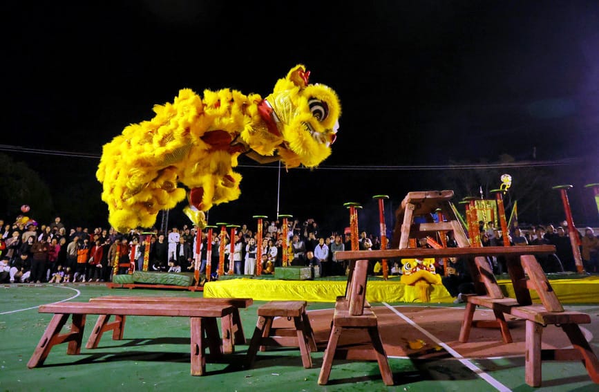 广东鹤山：乡村庙会展“非遗”